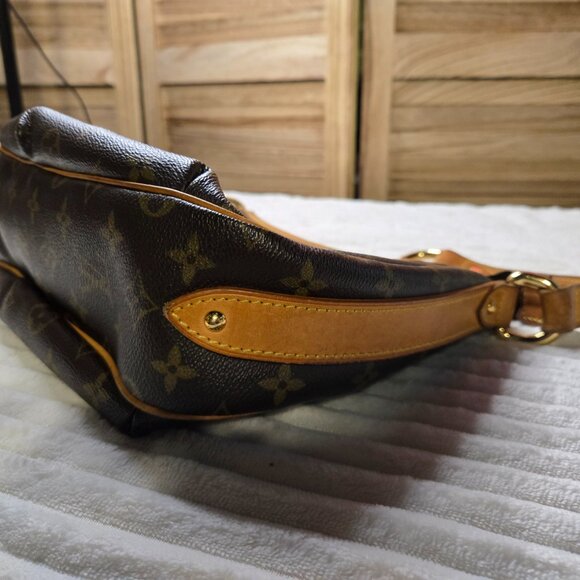 Louis Vuitton Tulum PM - Picture 4 of 14